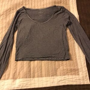American eagle cropped long sleeve T-shirt!